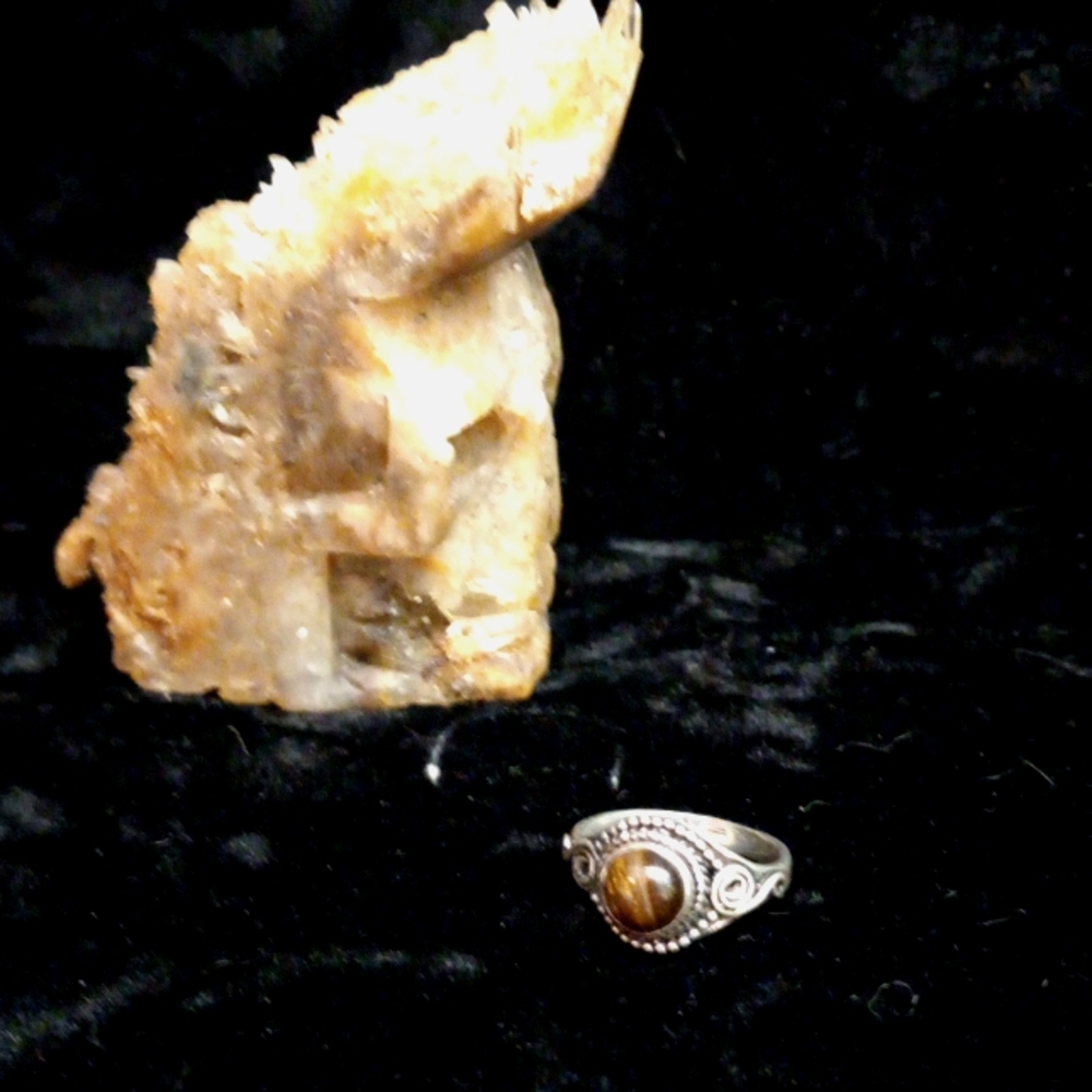 124 Tiger Eye Silver Gemstone Ring size 8 stamped 925 shipping sale